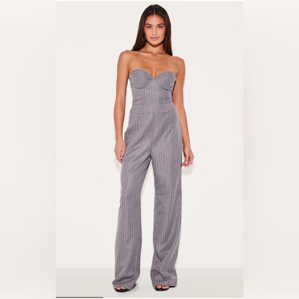NWT. PrettyLittleThing Gray Strapless Jumpsuit Size‎ 4